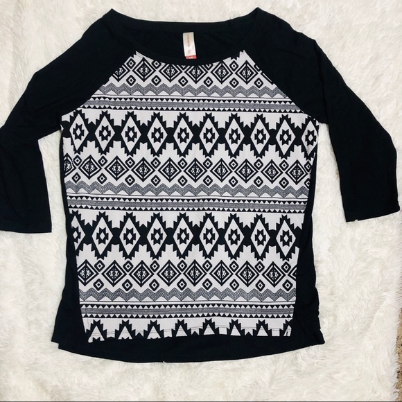 Aztec patterned top - Picture 1 of 3